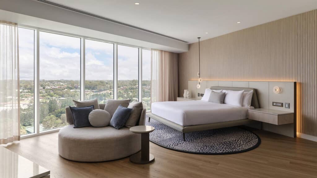 RACVroyal-suite-bedroom-1600x900